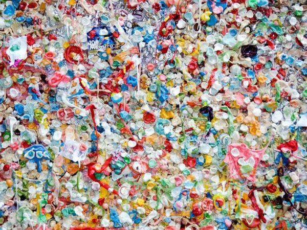 «Estos proyectos convierten los residuos plásticos en mobiliario urbano»